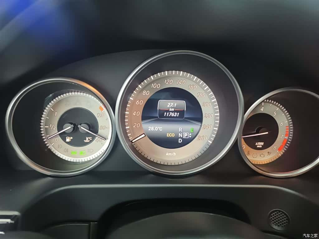 Mercedes-Benz E-Class, 2015 12