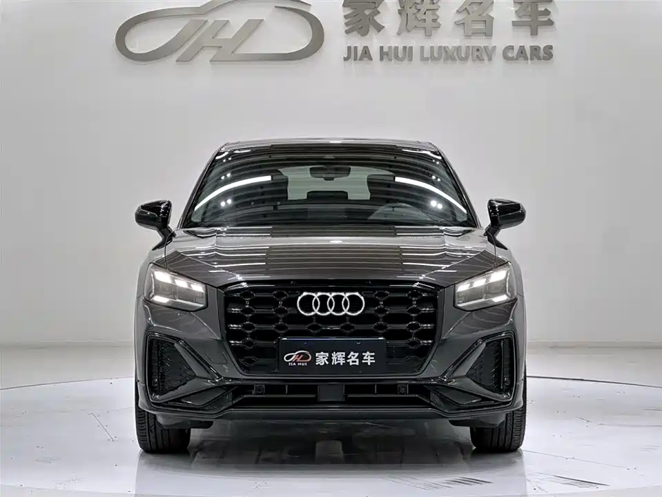 Audi Q2L