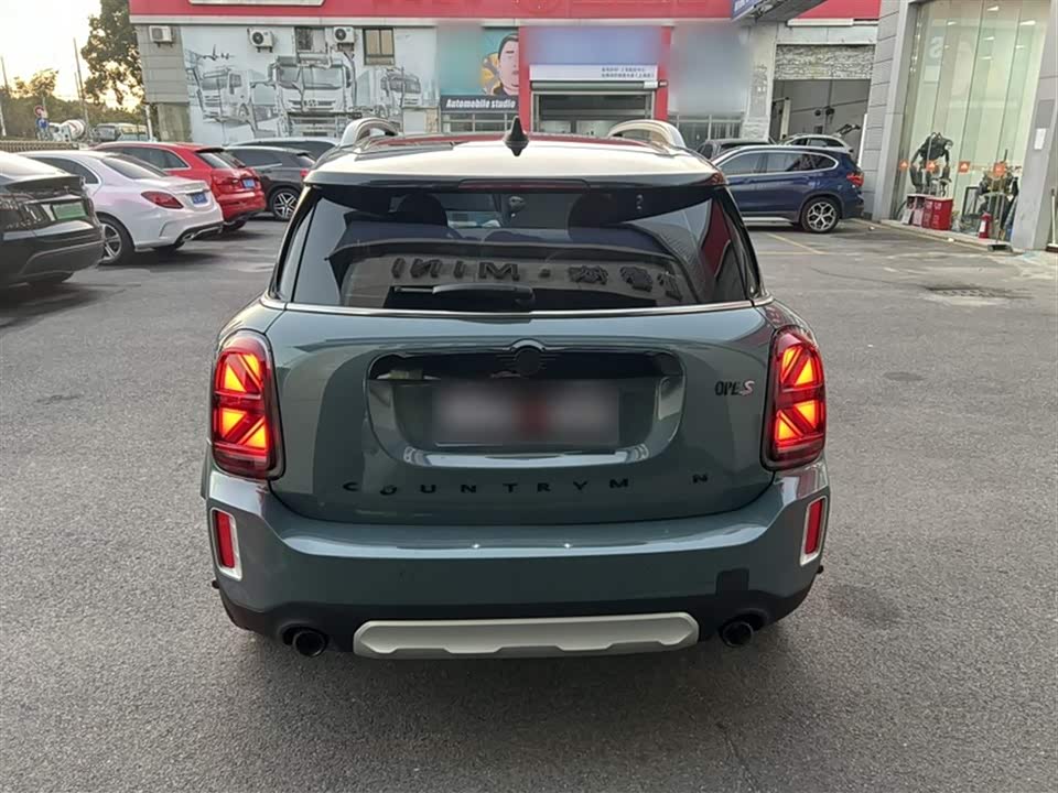 MINI COUNTRYMAN
