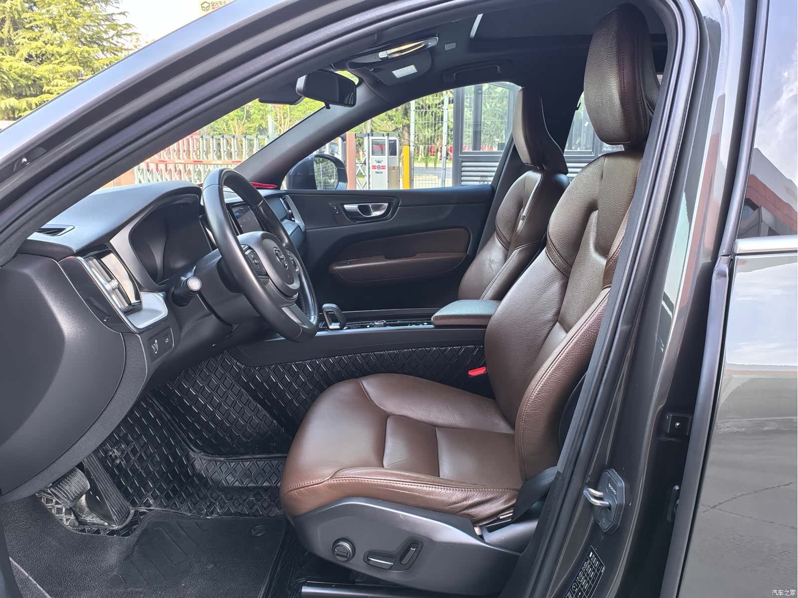 Volvo XC60, 2022 все фото