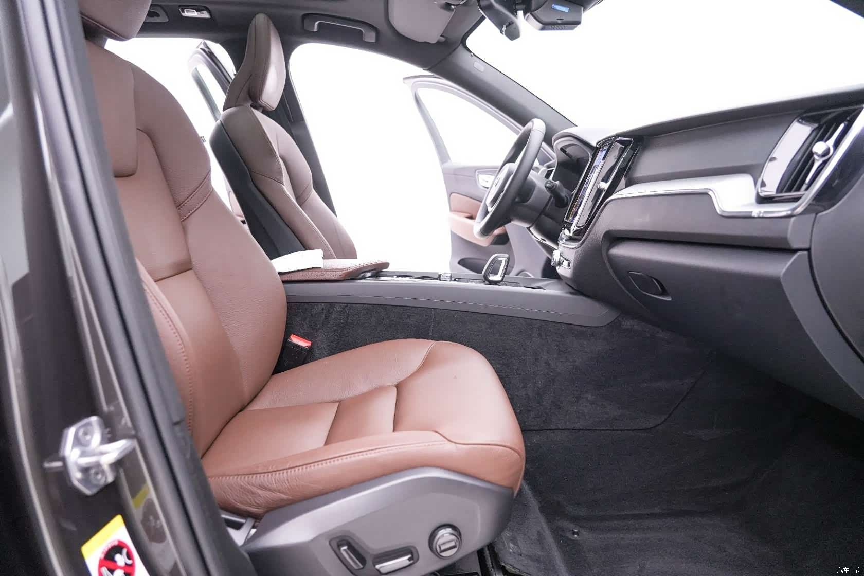 Volvo XC60, 2021 25