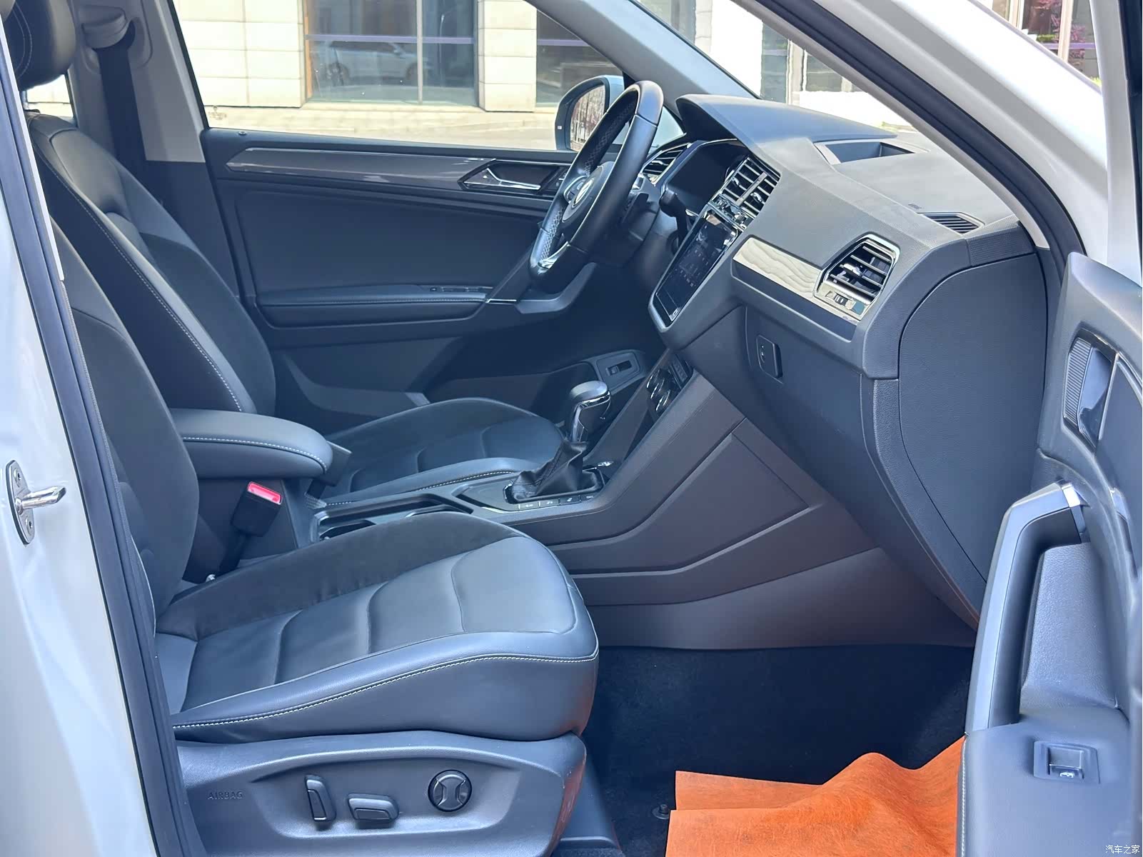 Volkswagen Tiguan L, 2021 23