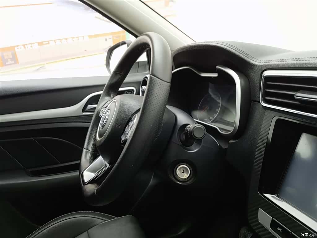 MG ZS, 2017 22