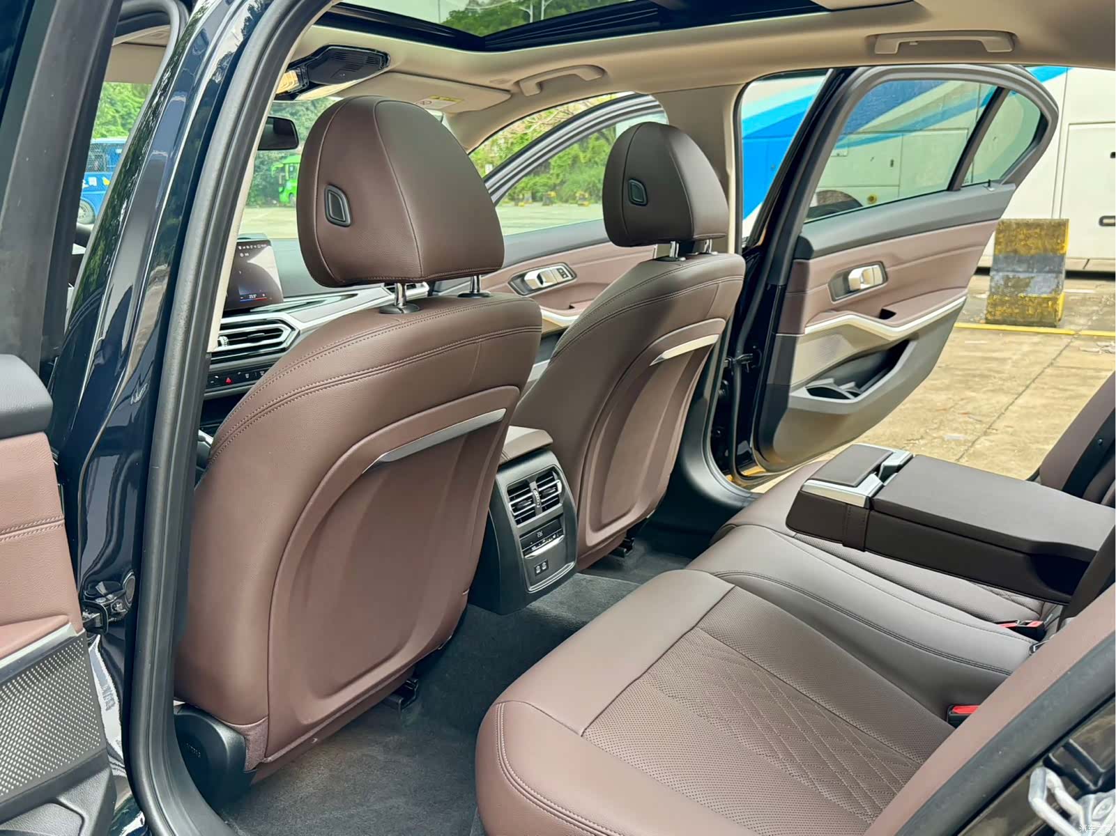 BMW 3 Series, 2024 все фото
