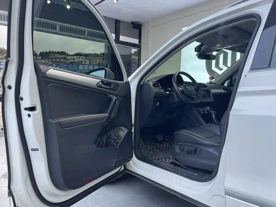 Volkswagen Tiguan L
