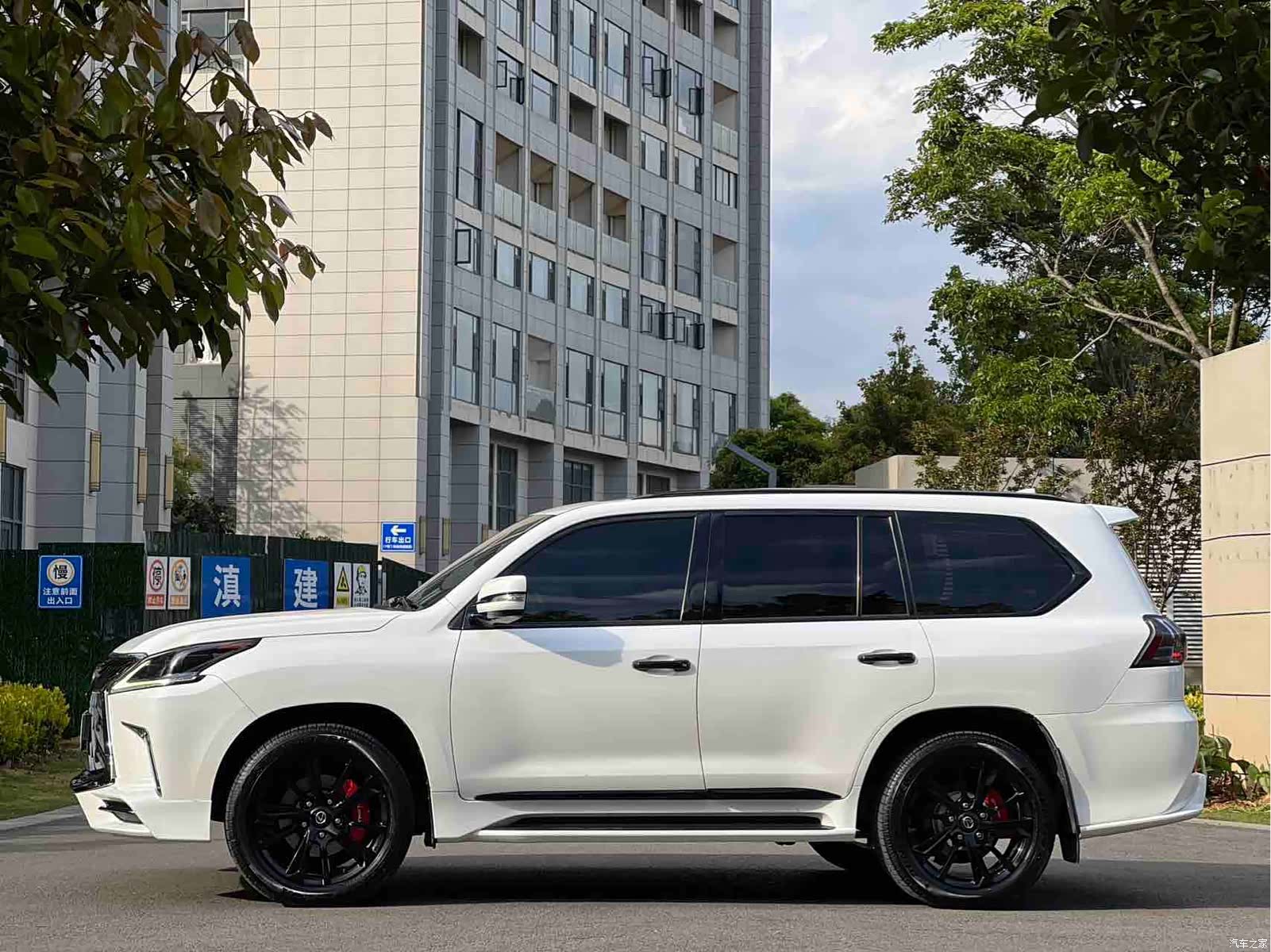 Lexus LX, 2016 4
