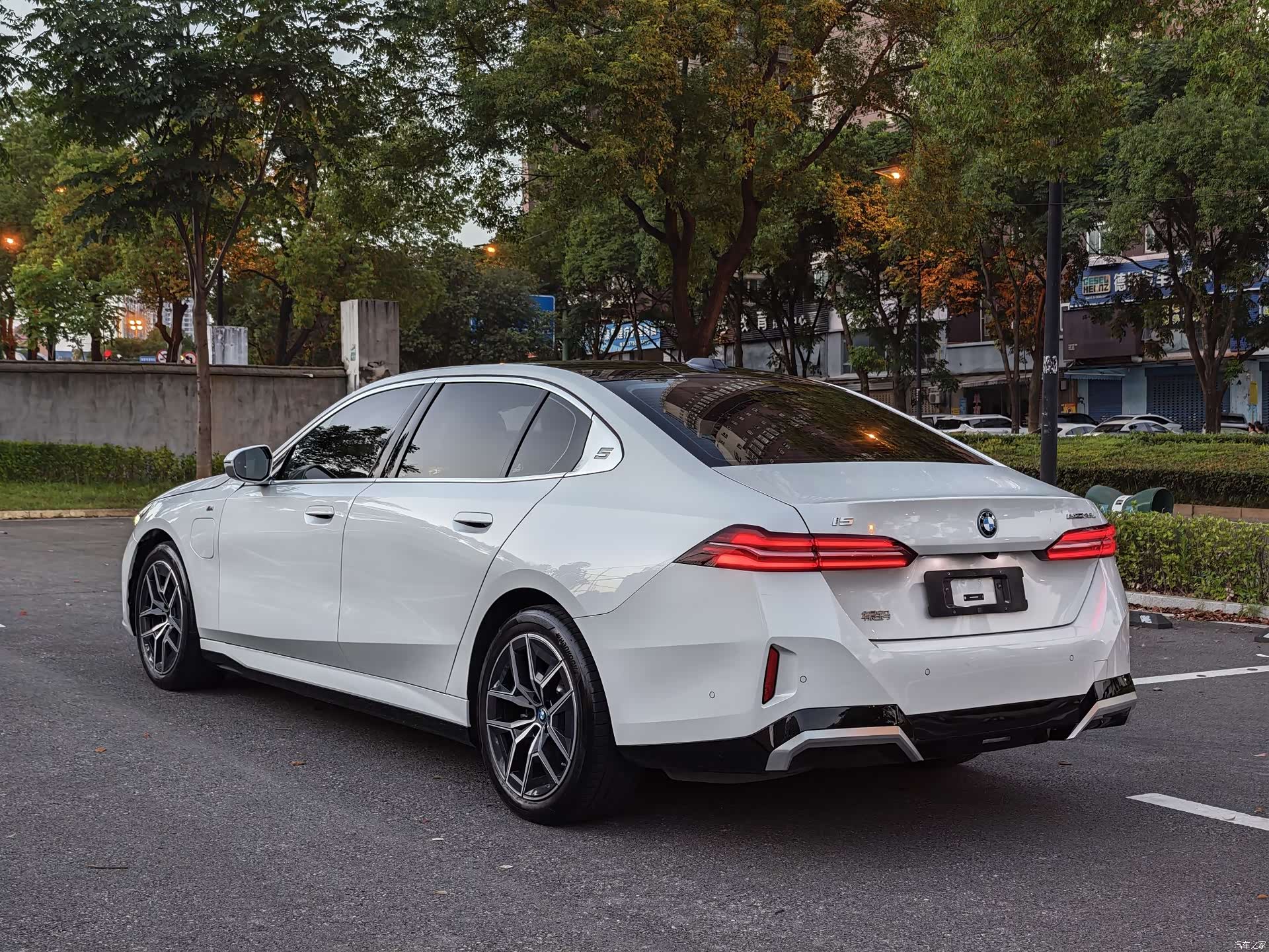 BMW i5, 2024 18