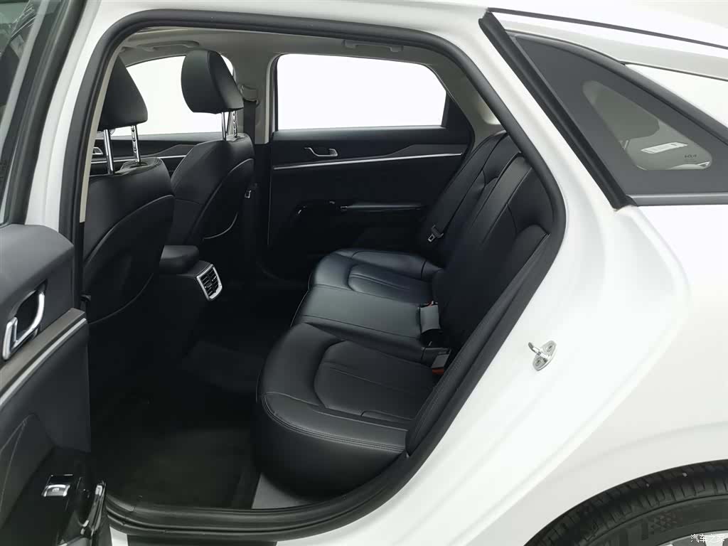 Kia K5, 2022 15