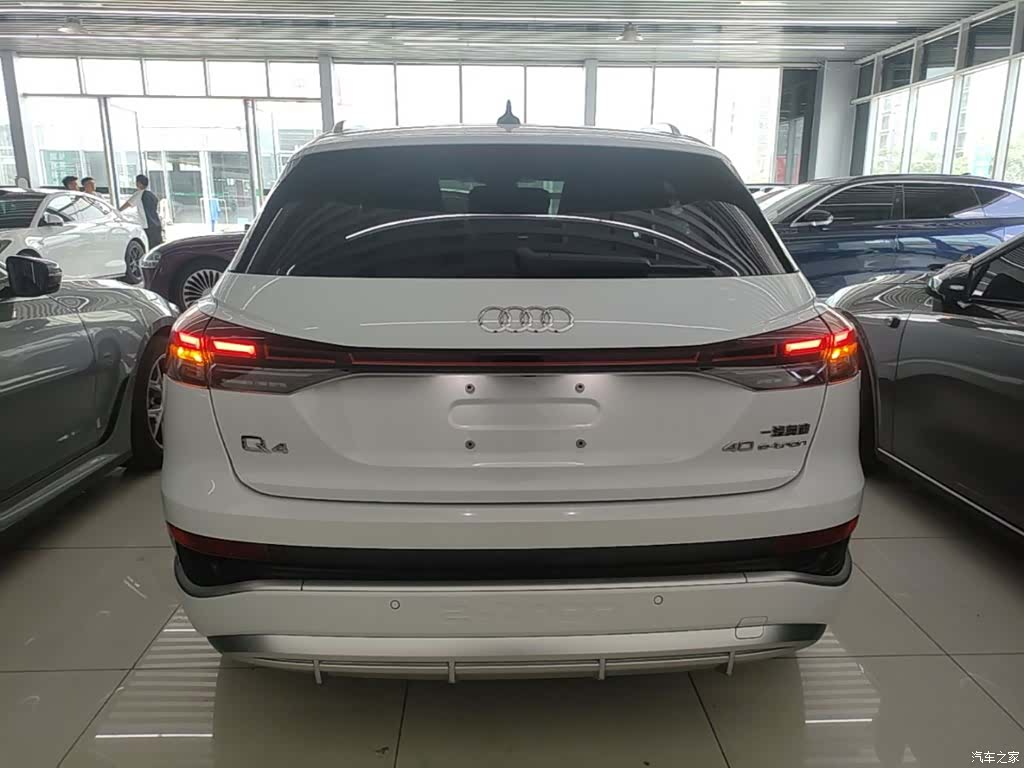 Audi Q4 e-tron, 2023 6