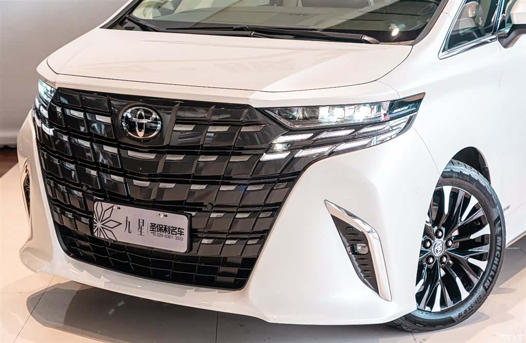 Toyota Alphard, 2024 15