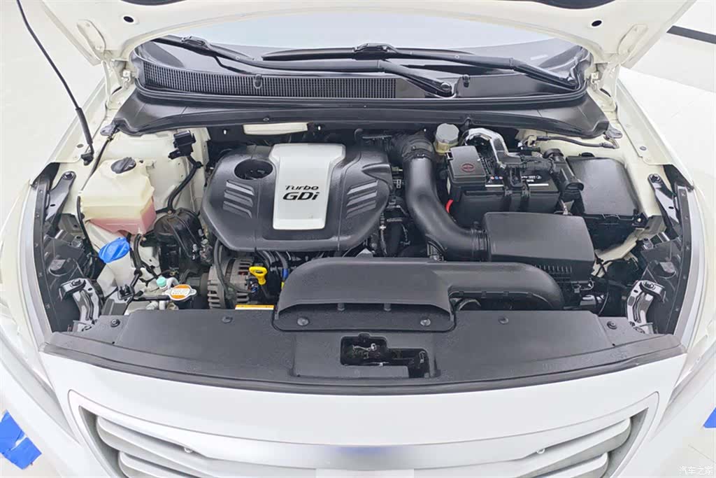 Hyundai GLS, 2016 10