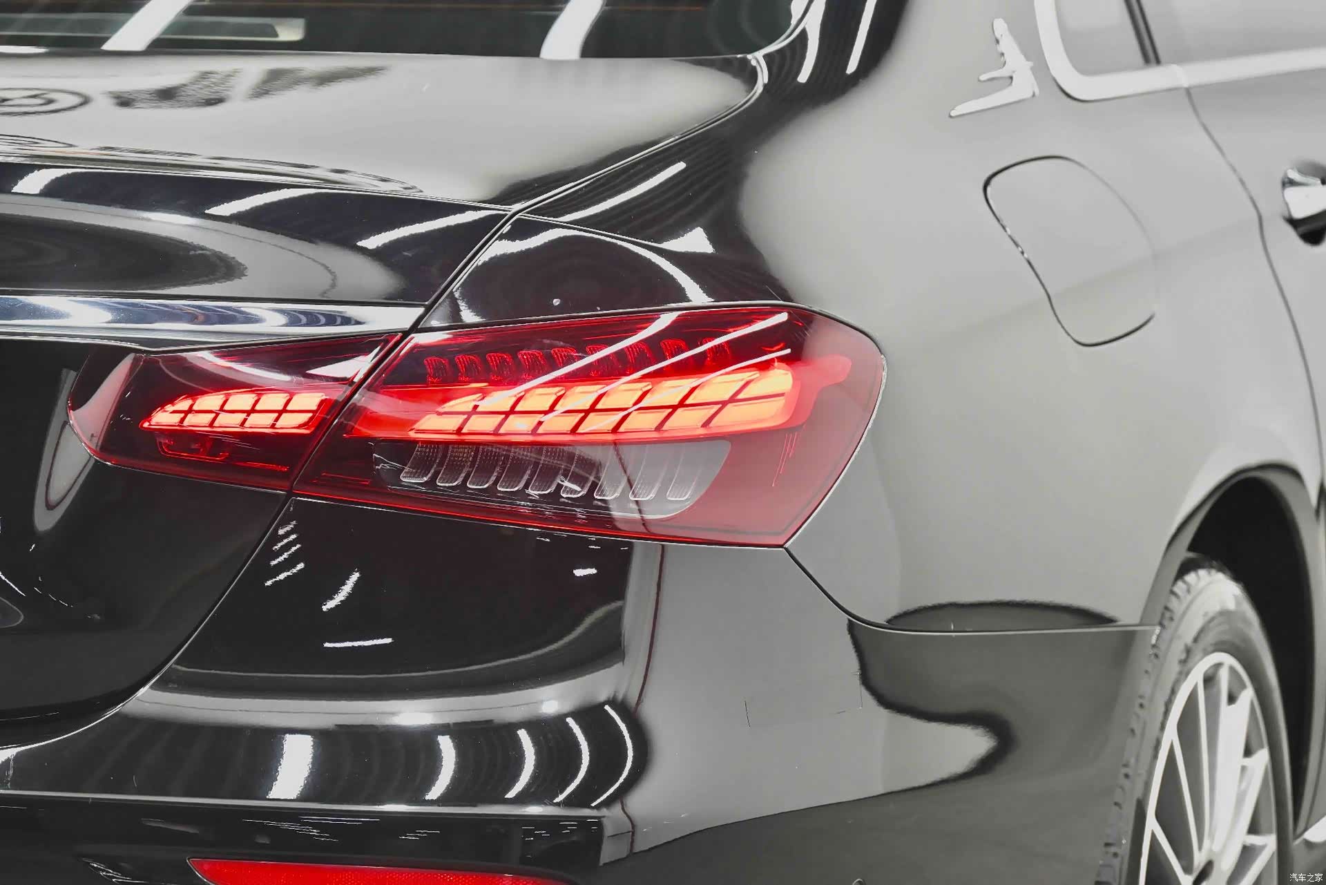 Mercedes-Benz E-Class, 2022 6