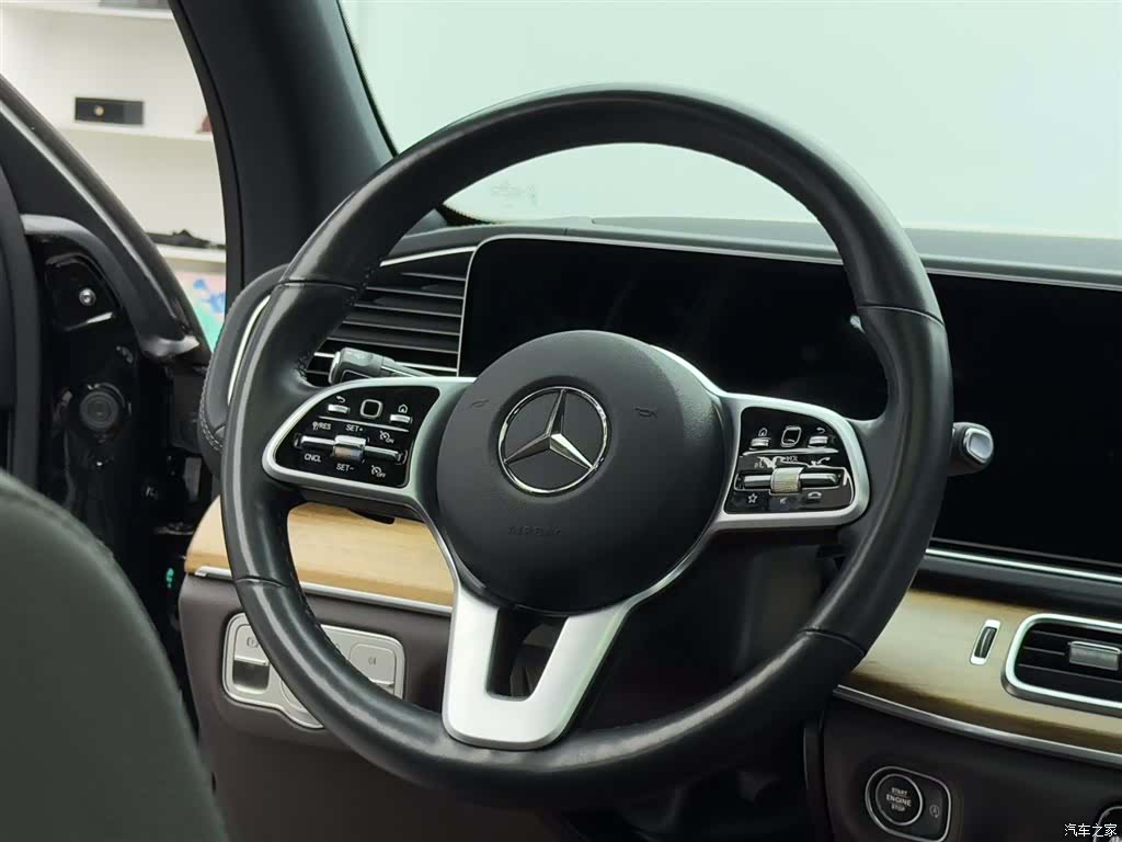 Mercedes-Benz GLS, 2023 13