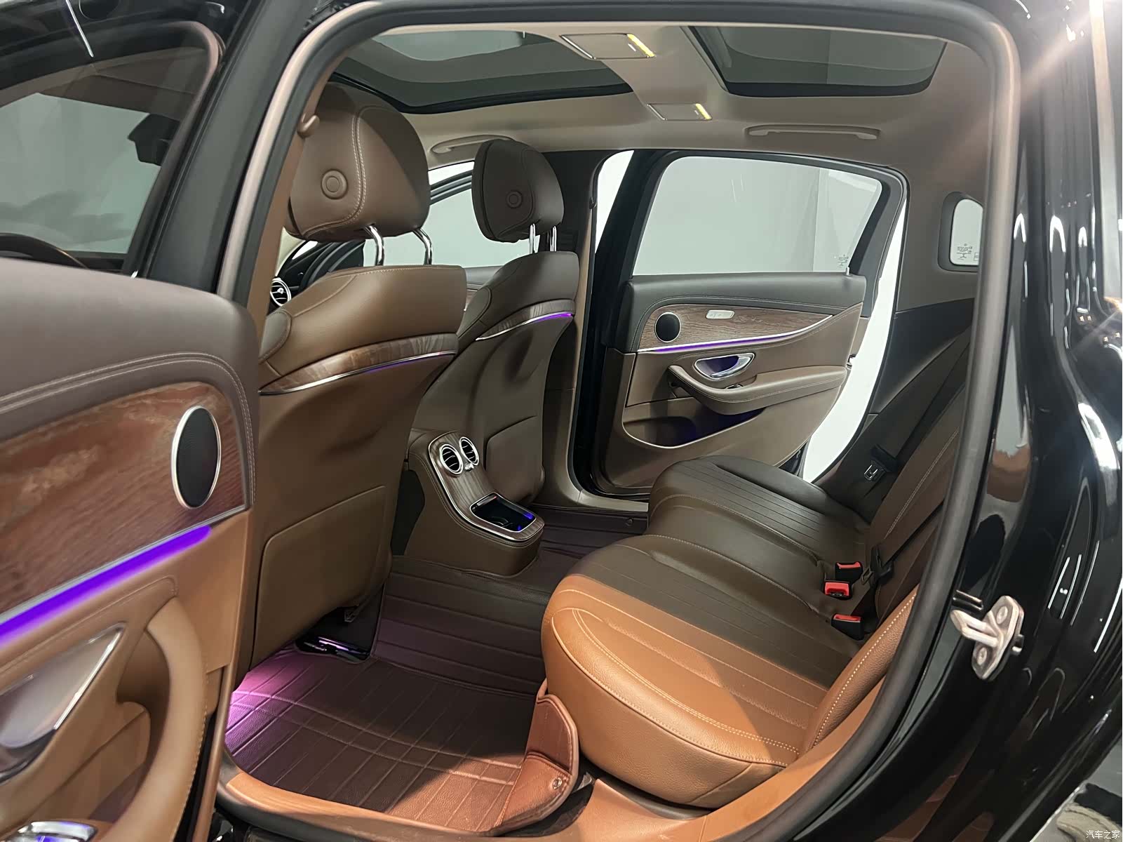 Mercedes-Benz E-Class, 2022 10