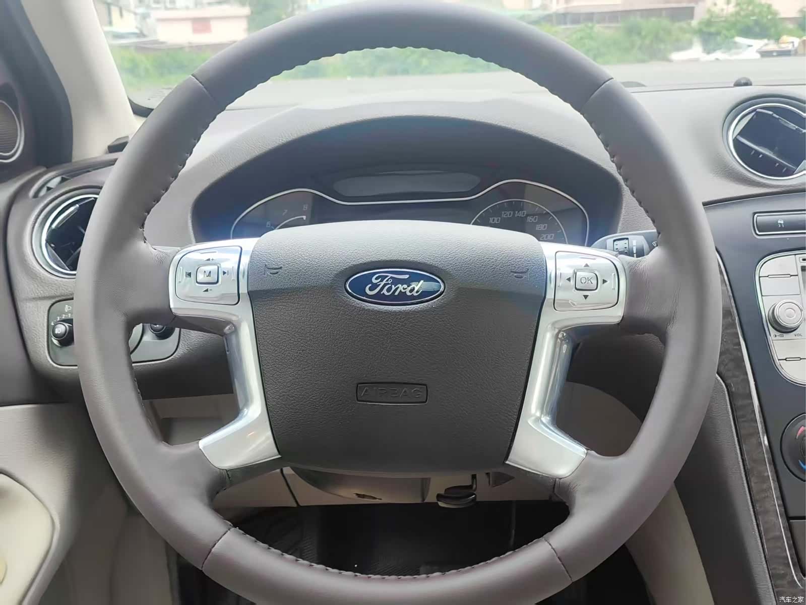 Ford Mondeo, 2011 9