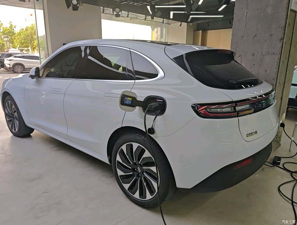 AITO M5, 2022 все фото