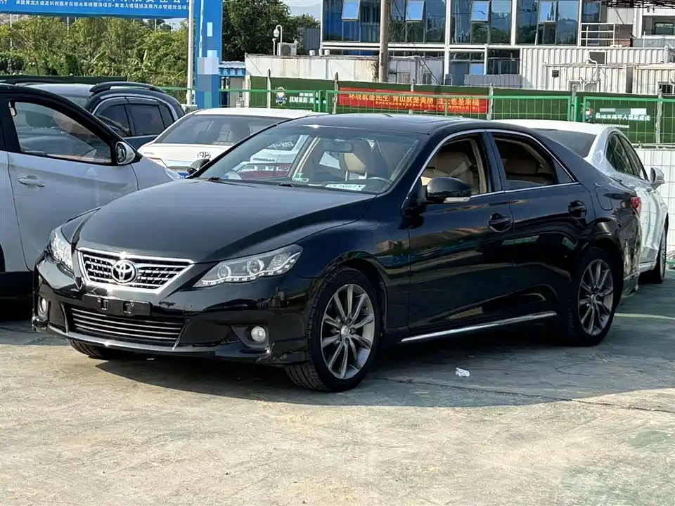 Toyota Reiz