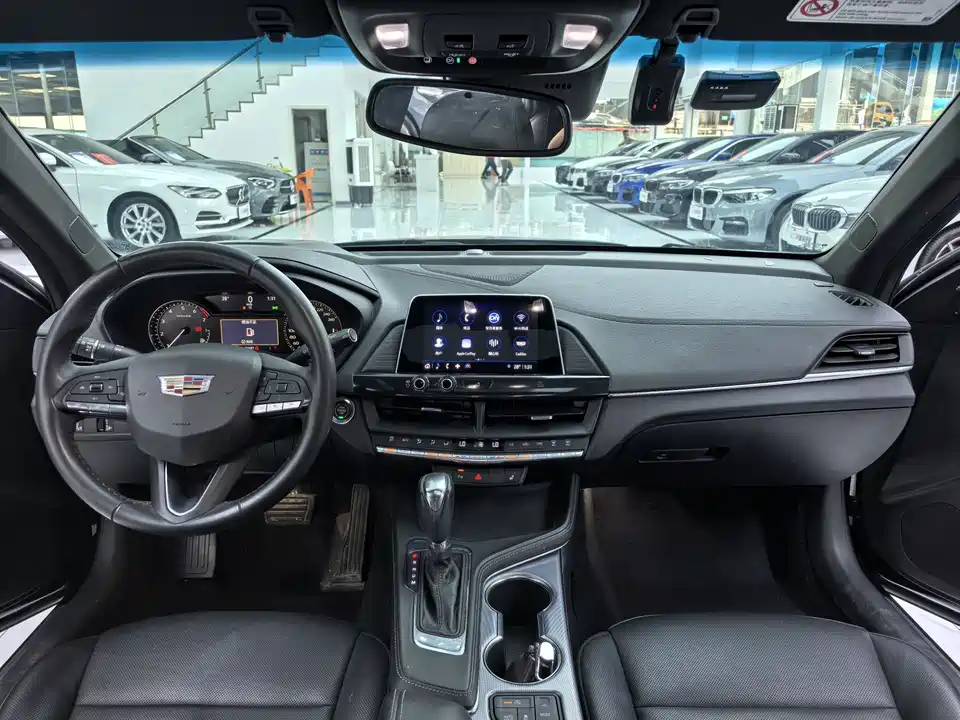 Cadillac CT4