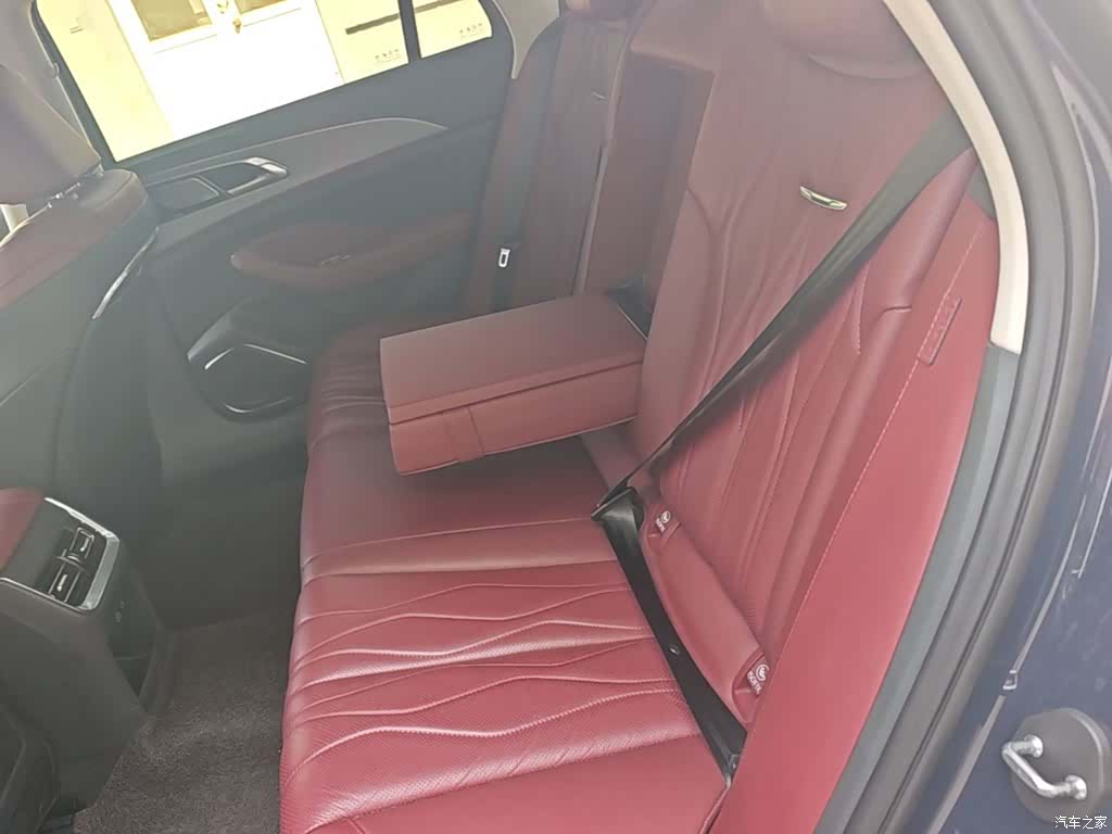 Hongqi H5, 2024 13