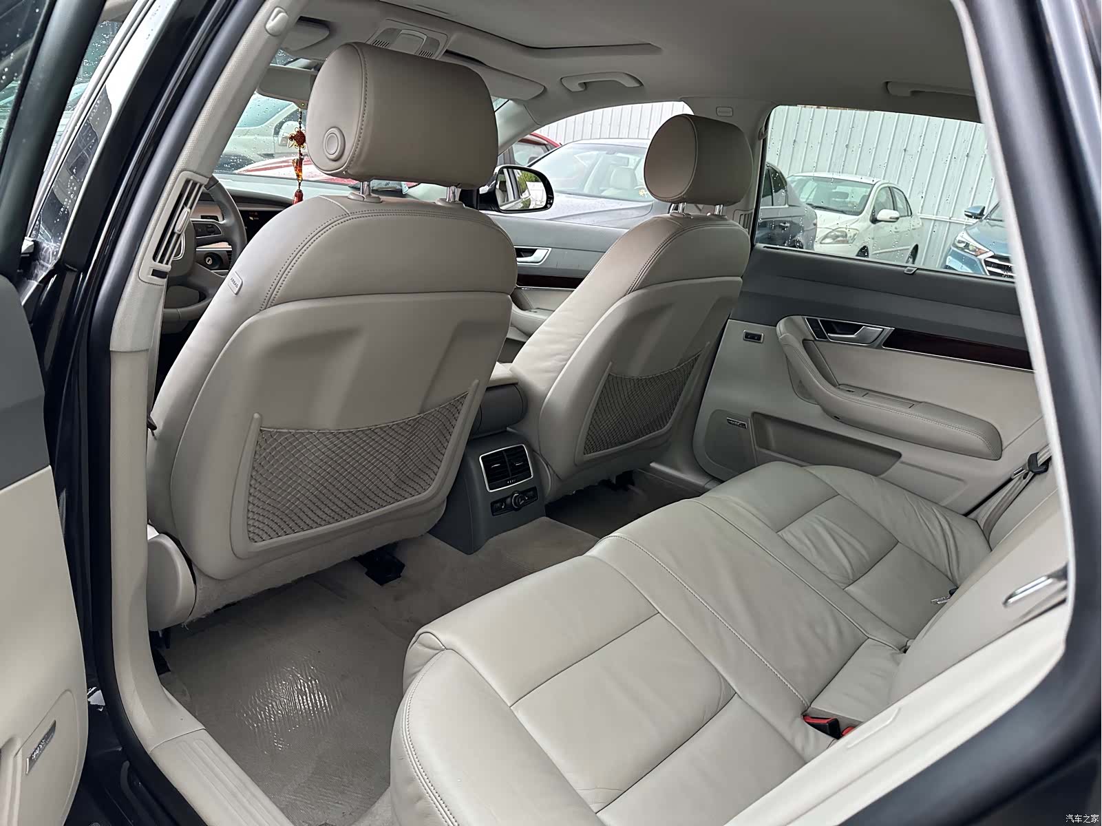 Audi A6L, 2010 6