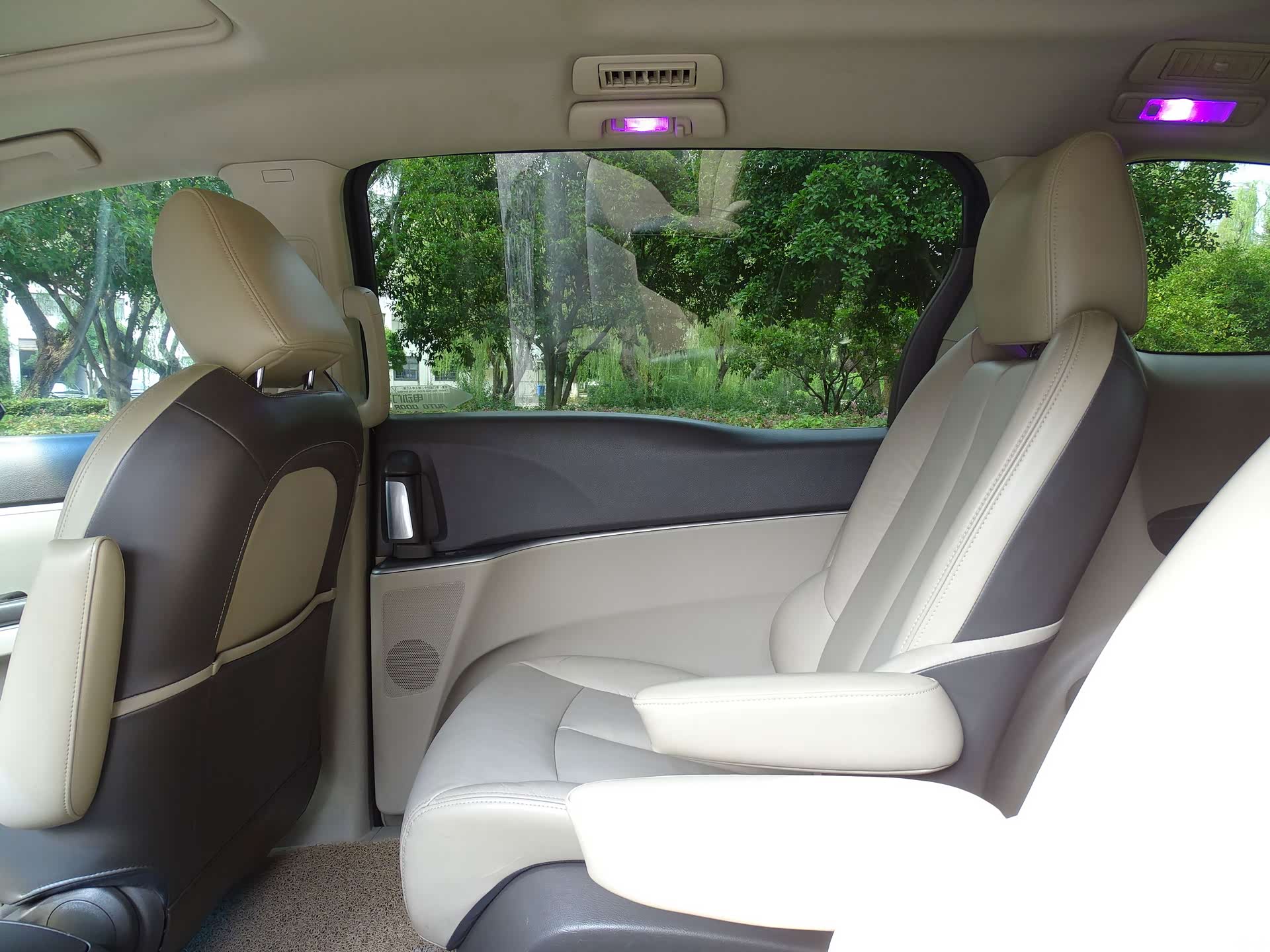 Buick GL8, 2011 22