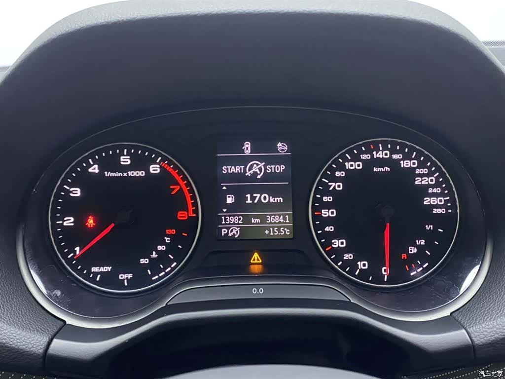 Audi Q2L, 2023 15