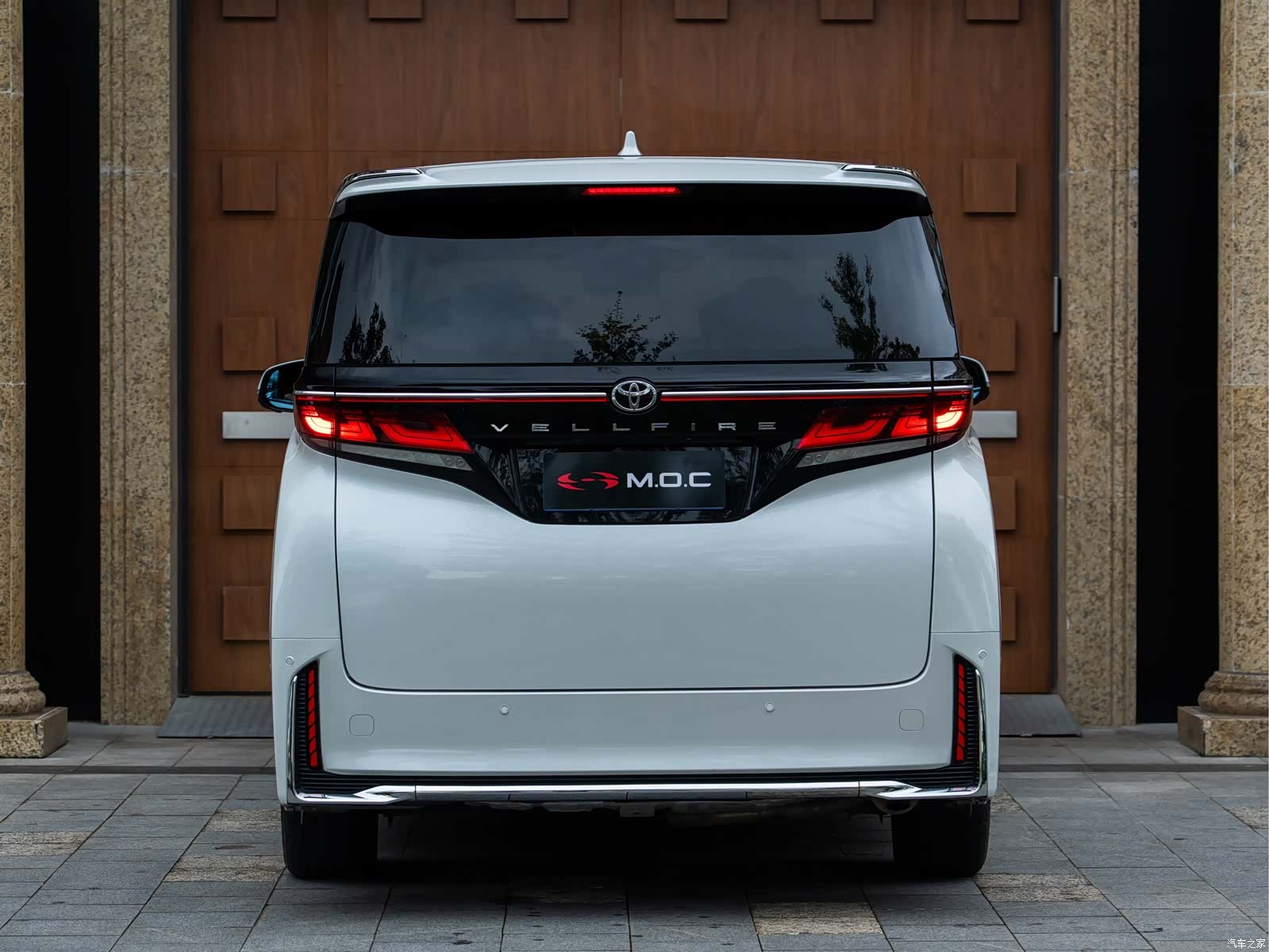 Toyota Vellfire, 2023 все фото