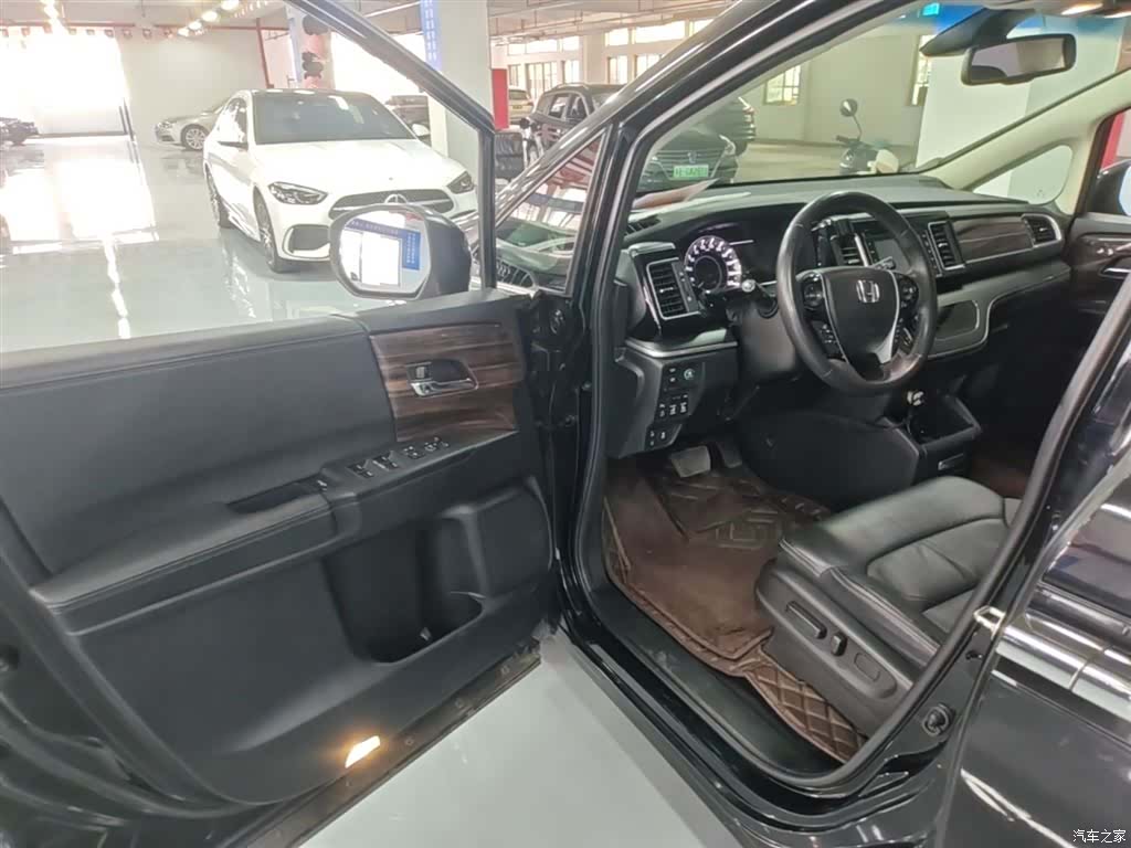 Honda Elysion, 2017 16