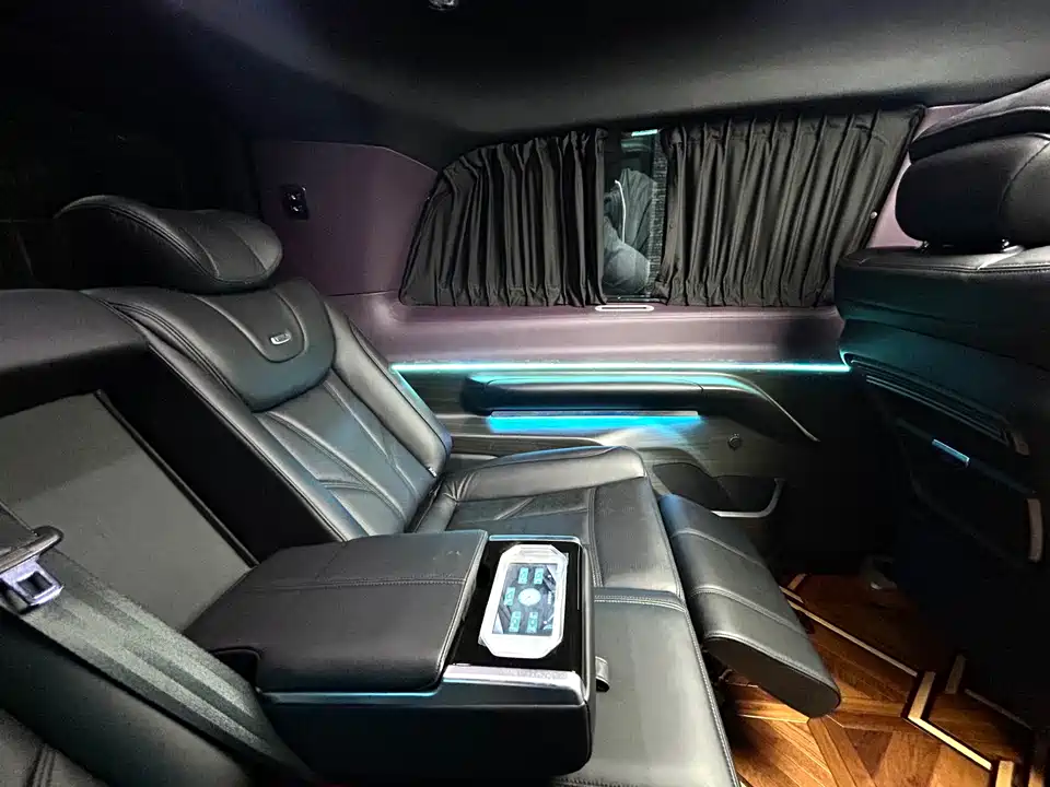 Mercedes-Benz V-class