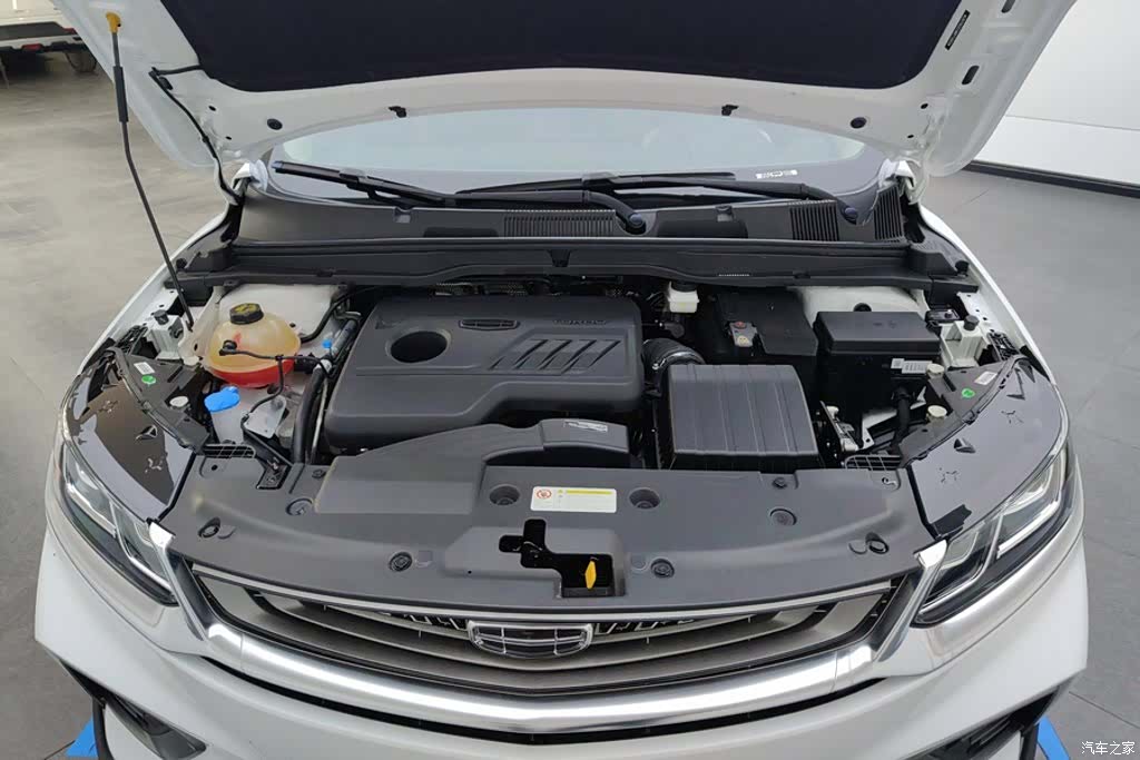 Geely Coolray, 2021 10