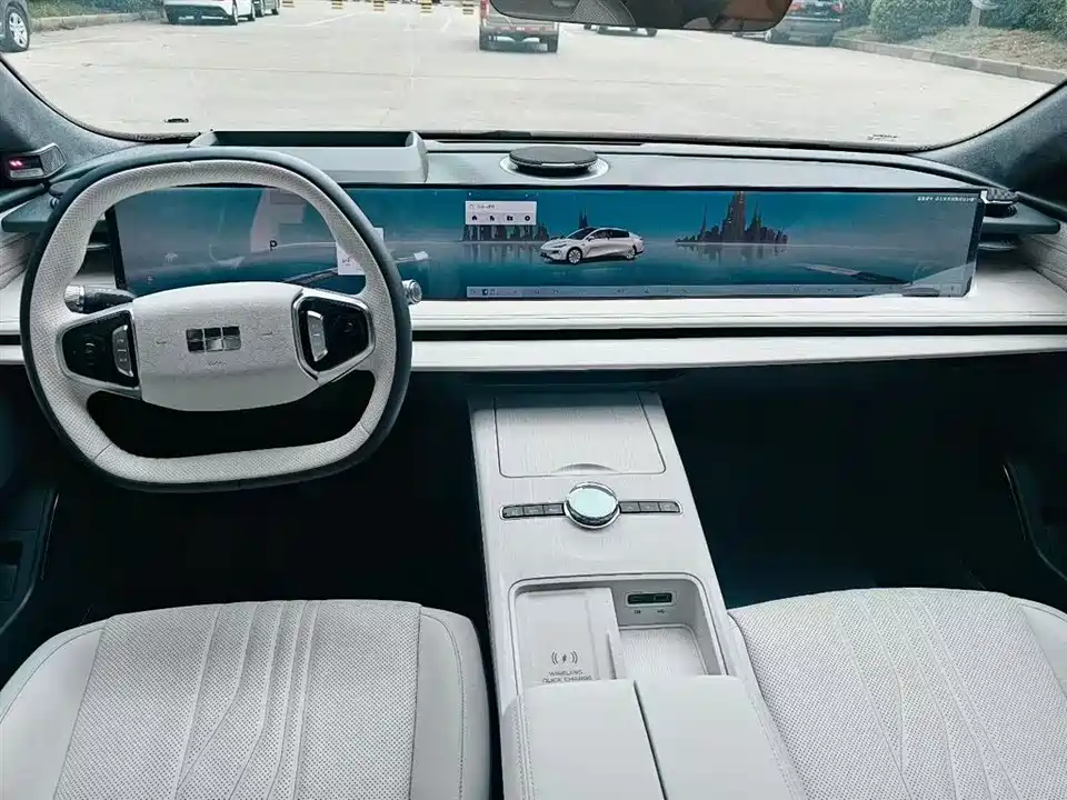 Geely Galaxy Galaxy E8