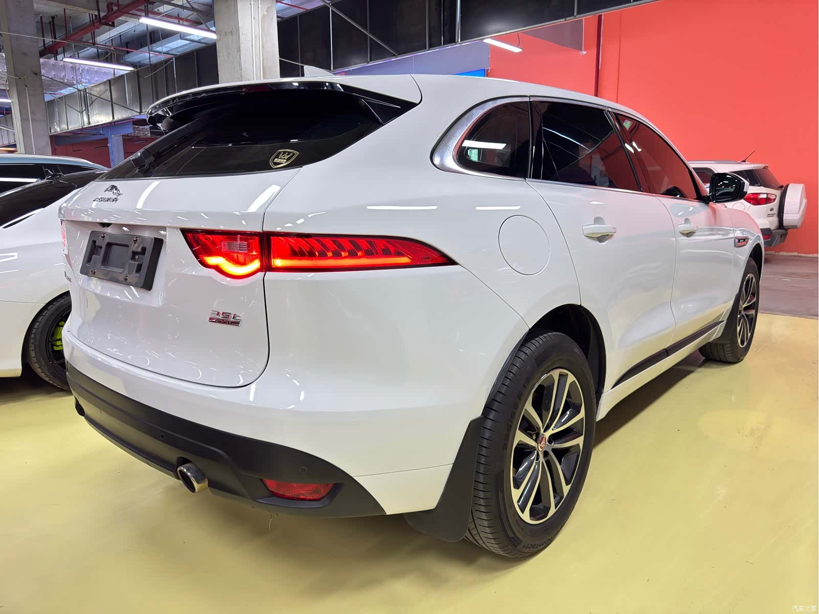 Jaguar F-PACE, 2017 38