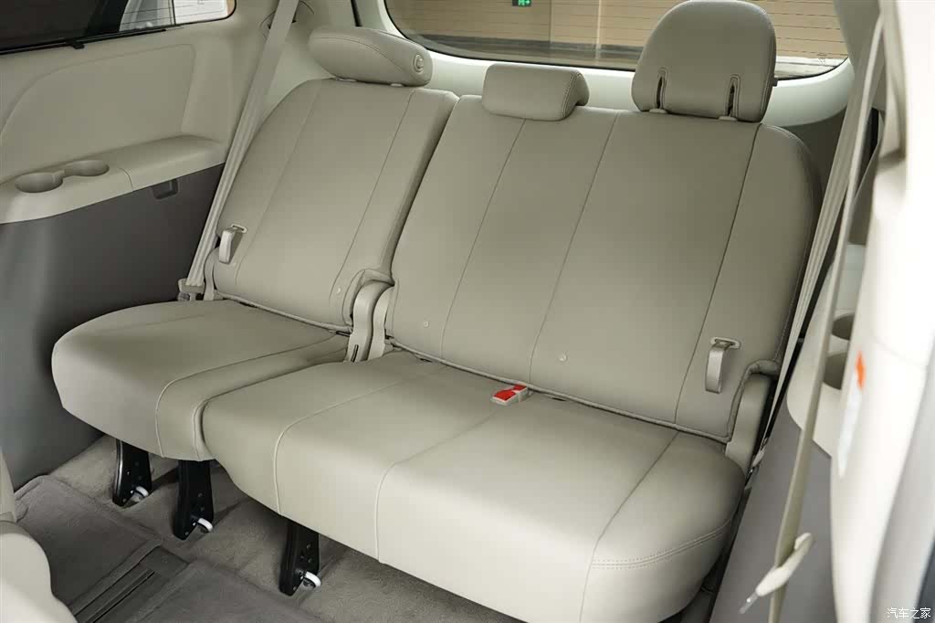 Toyota Sienna, 2016 23