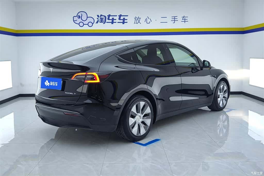 Tesla Model Y, 2022 3