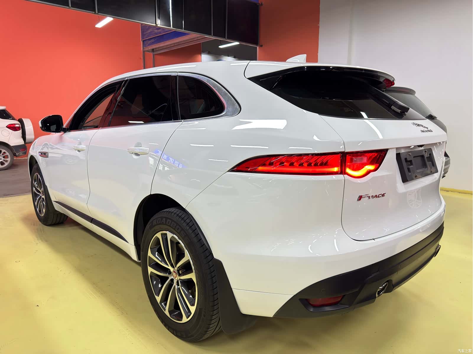 Jaguar F-PACE, 2017 37