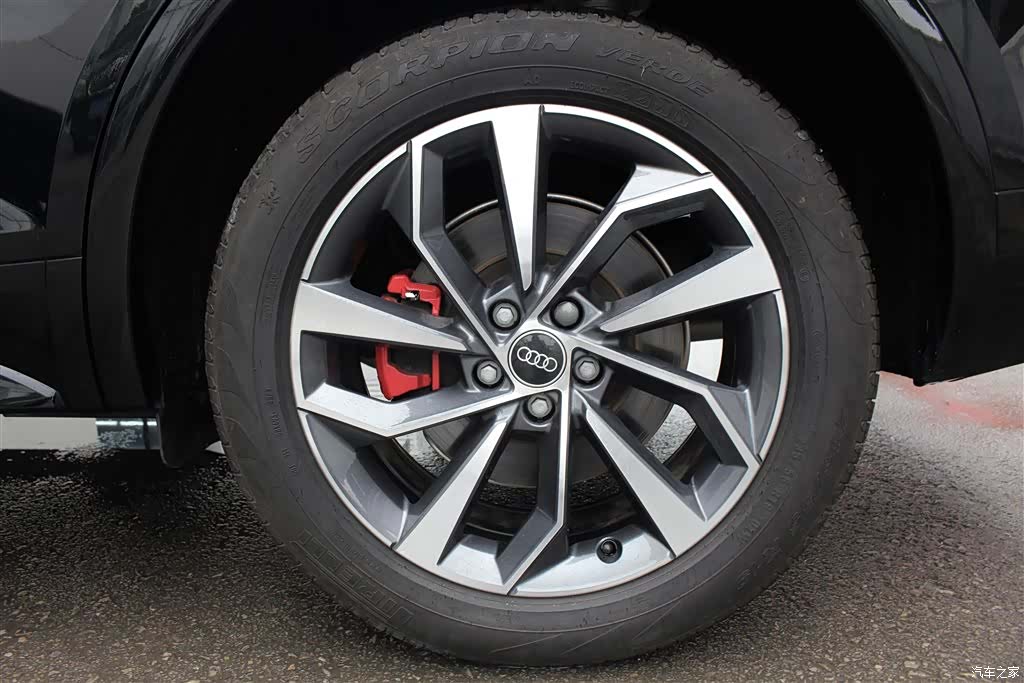 Audi Q5L, 2024 13