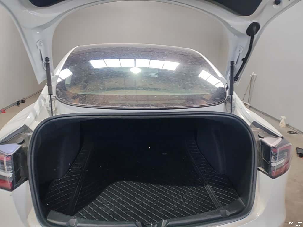 Tesla Model 3, 2021 15