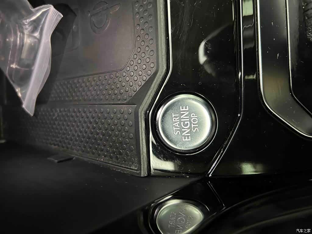 Volkswagen T-ROC, 2022 4