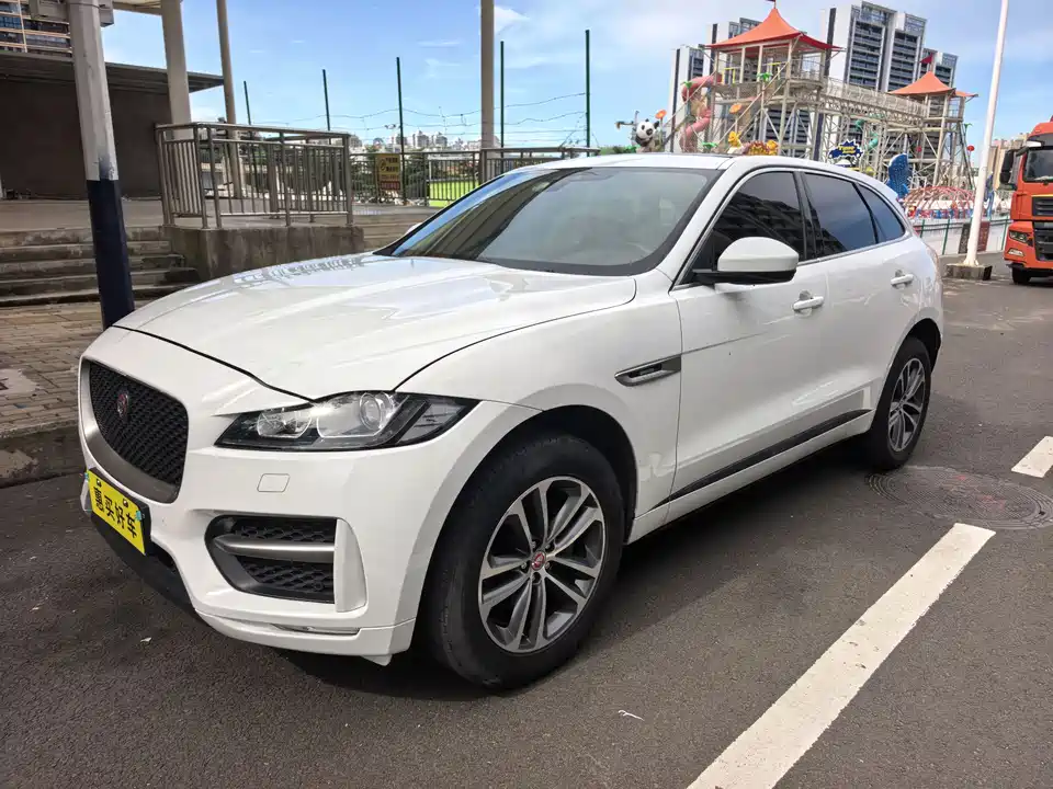 Jaguar F-PACE