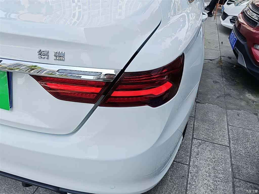 Geely Binray, 2022 8