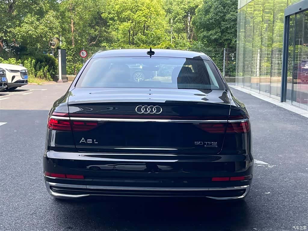 Audi A8L, 2025 3