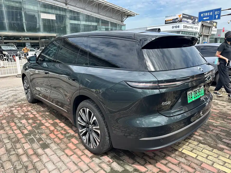 NIO ES8