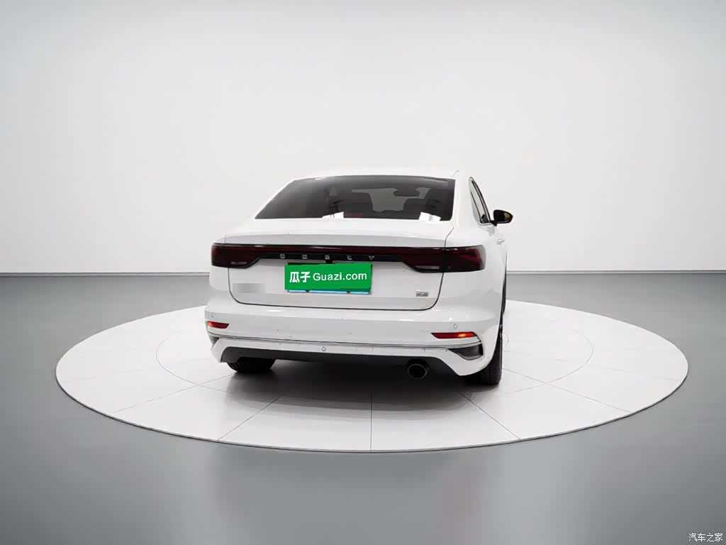 Geely Emgrand, 2022 3