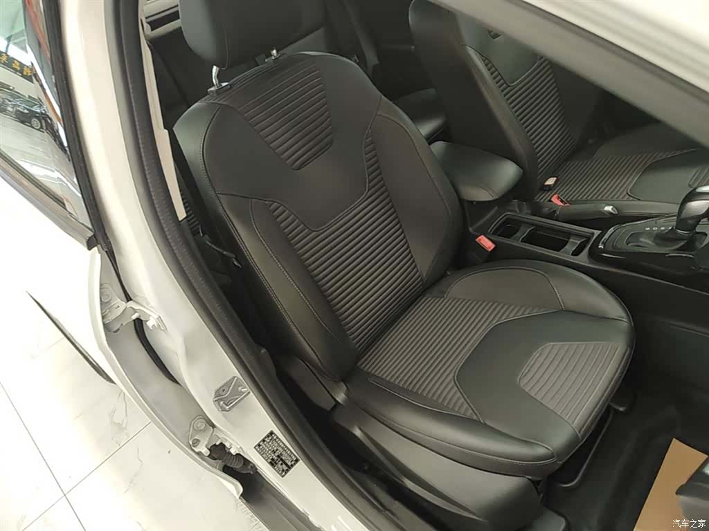 Ford Focus, 2019 25
