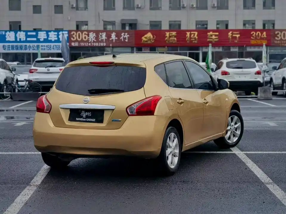 Nissan TIIDA