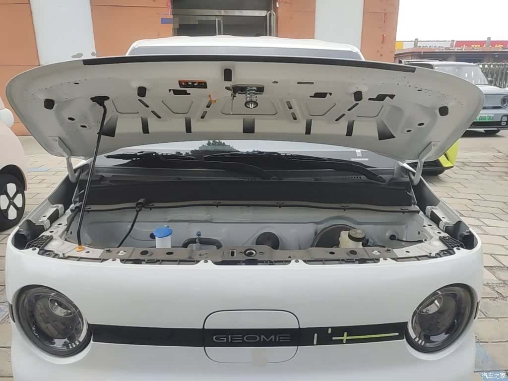 Geely Panda, 2025 20