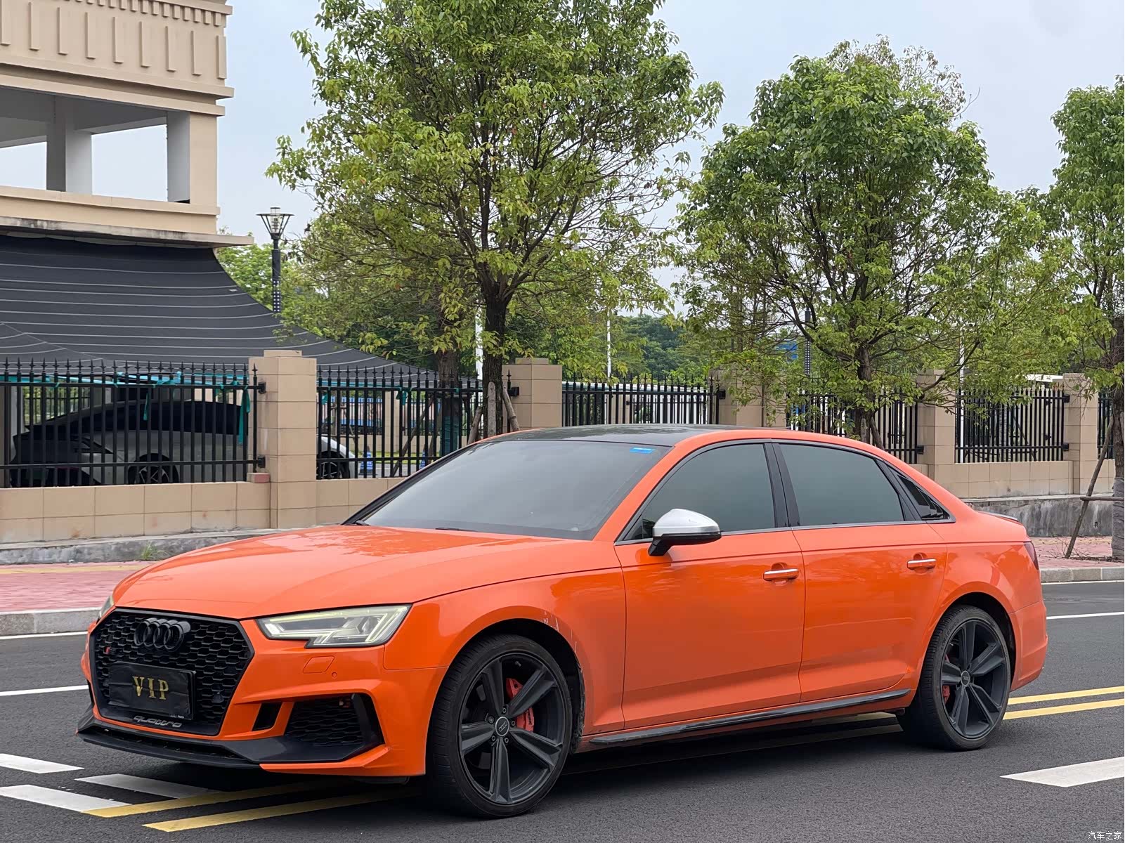 Audi A4L, 2018 1