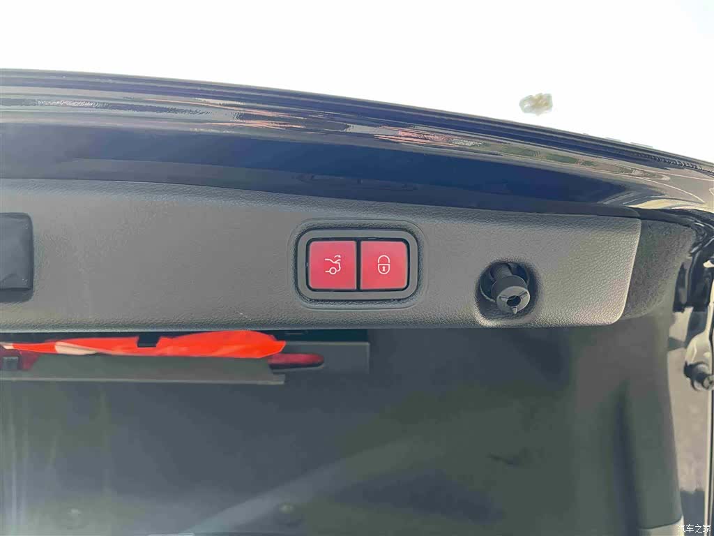 Mercedes-Benz E-Class, 2021 28