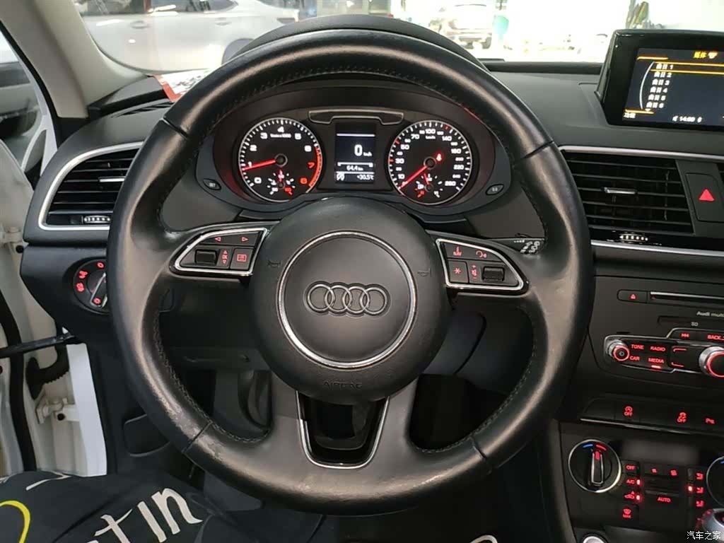 Audi Q3, 2018 11