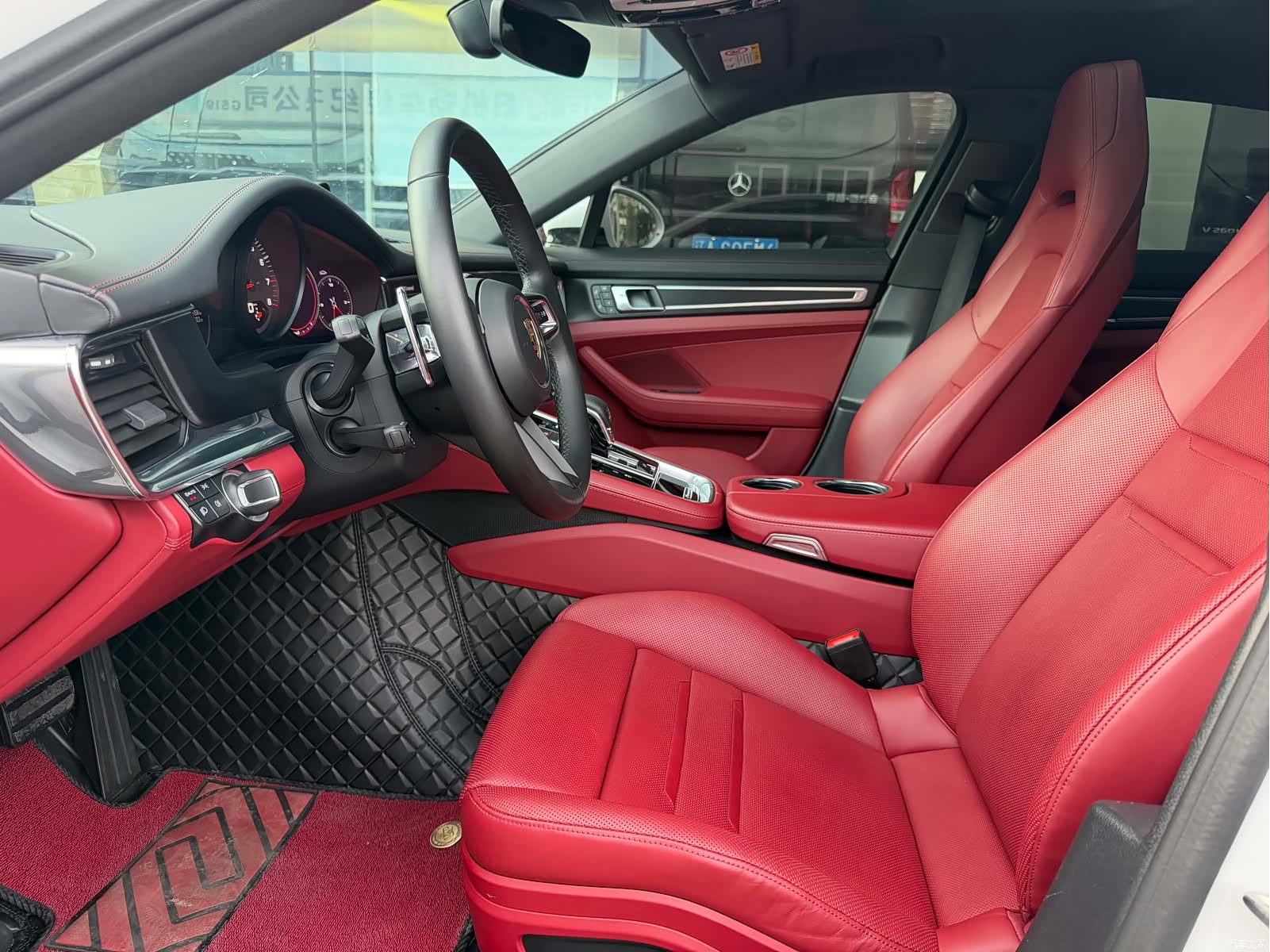 Porsche Panamera, 2023 все фото
